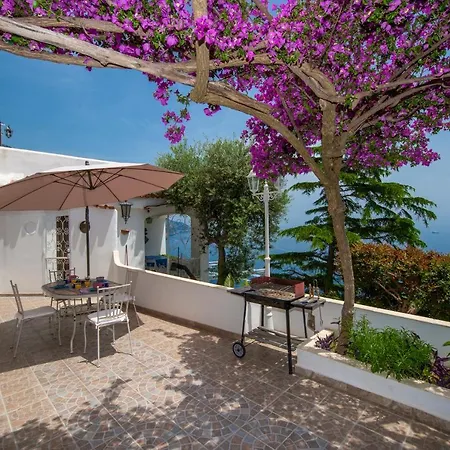 Algarrobos Villa *