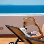 Algarrobos Villa *