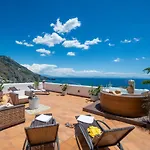 Algarrobos Villa