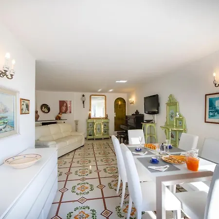 Algarrobos * Praiano