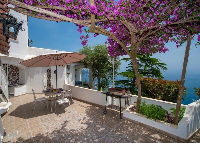 Algarrobos Villa *